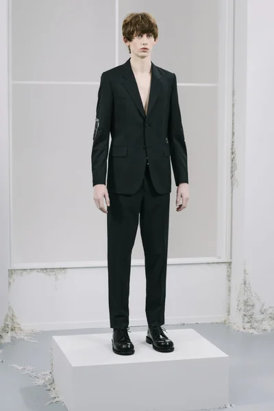 Look 3